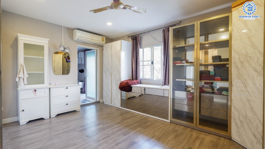 *****บ้านเดี่ยวมือสอง แบรนด์ LH ม.พฤกษ์ลดา1 บางใหญ่-เซ็นทรัลเวสต์เกต หลังมุม บ้านสวย ตกแต่งใหม่ เนื้อที่ 68 ตร.ว. ฟังก์ชัน 3 ห้องนอน 4 ห้องน้ำ 2 ที่จอดรถ บนทำเลเส้นทางสายหลัก "กาญจนาภิเษก" ใกล้เซ็นทรัลเวสต์เกต และเพียง 10 นาทีถึงรถไฟฟ้า "สถานีคลองบางไผ่"